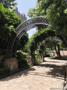 <b>面而来的空间感和卑贱感触感染</b>