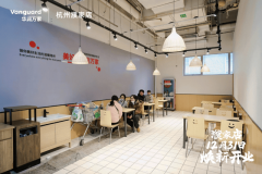 圆润丰满、多汁细腻的云南高山蓝莓39.9元/盒；以